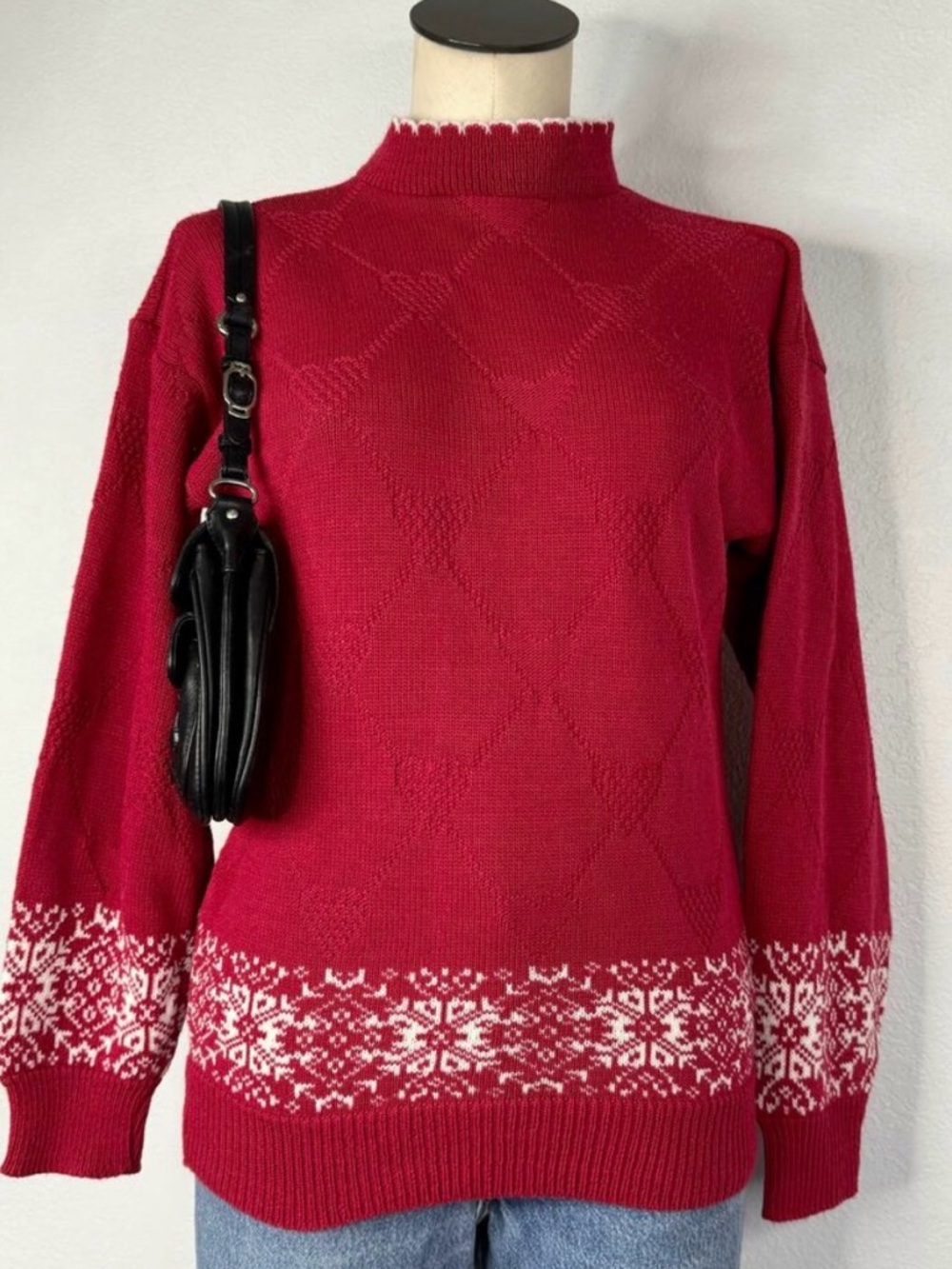 Vintage Red and White Heart Print Wintery Sweater Medium